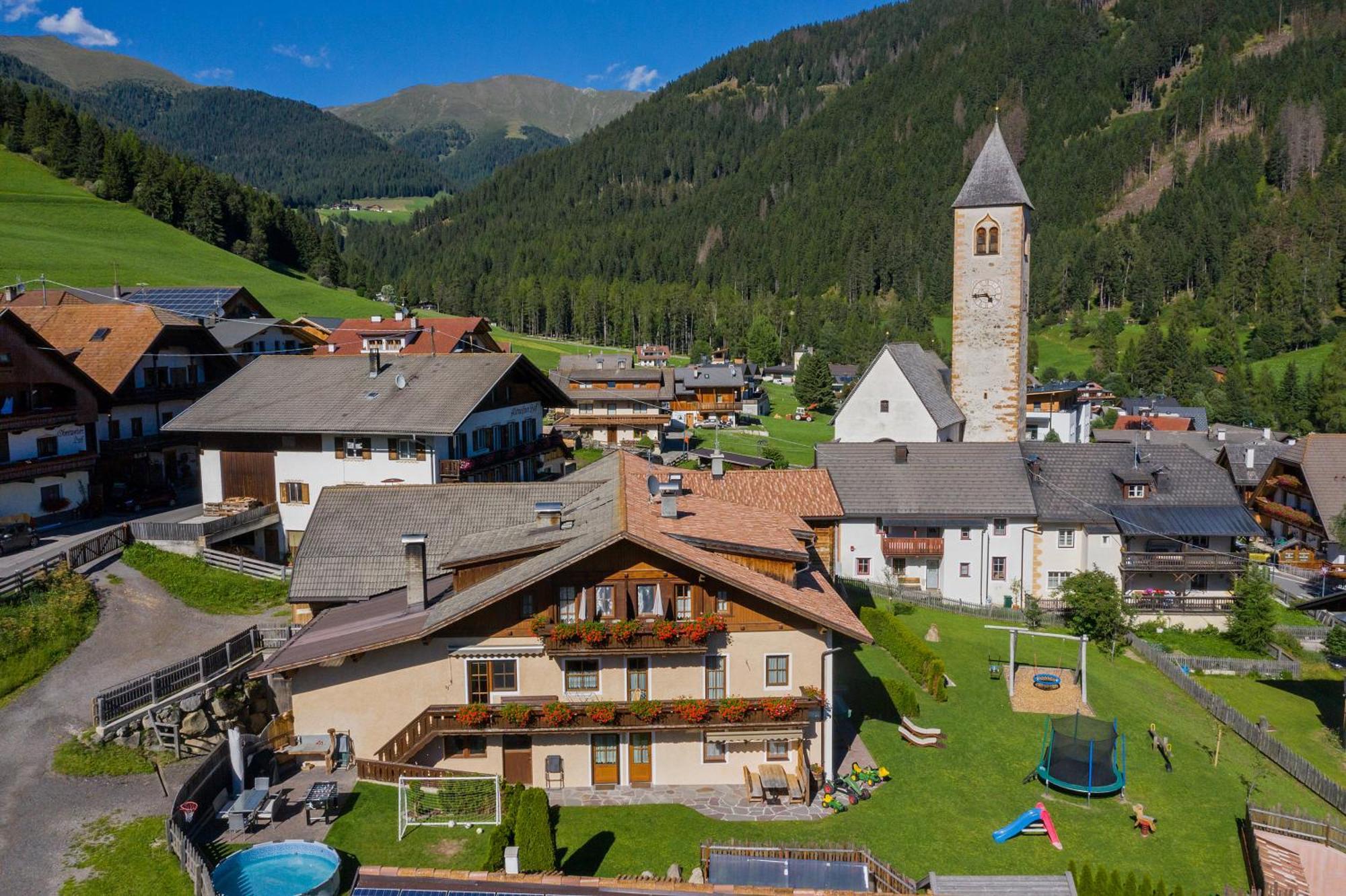 Hirschenhof Villa Dobbiaco Bagian luar foto