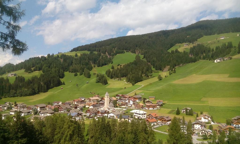 Hirschenhof Villa Dobbiaco Bagian luar foto