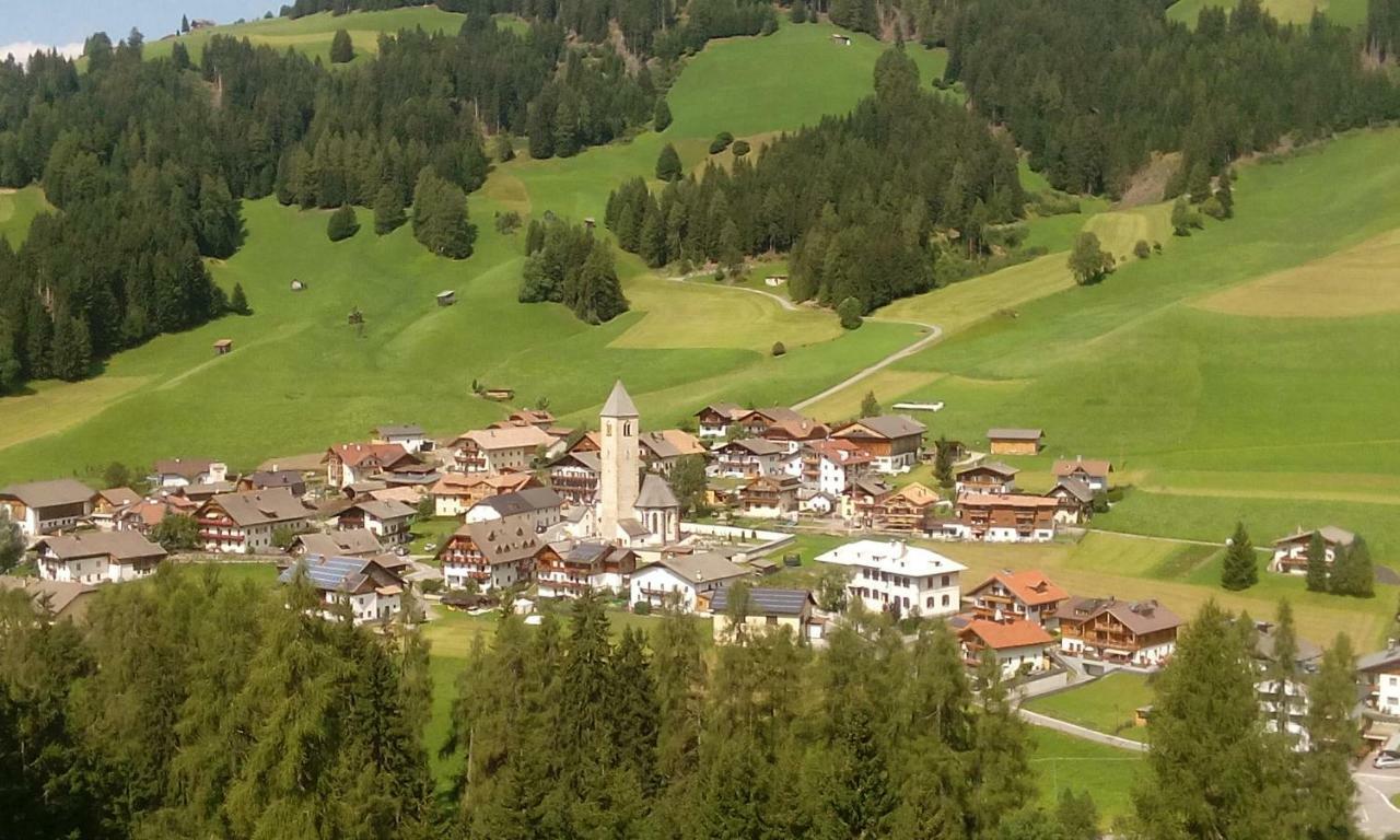 Hirschenhof Villa Dobbiaco Bagian luar foto